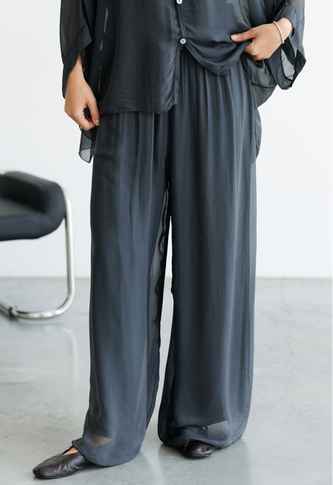 Graphite silk trouser suit with a cardigan 1
